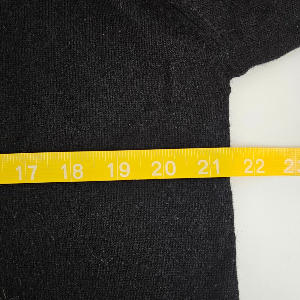 Quince 100% Mongolian Cashmere V-Neck Sweater Mens Large Black Quiet Luxury NWT - Picture 5 of 7